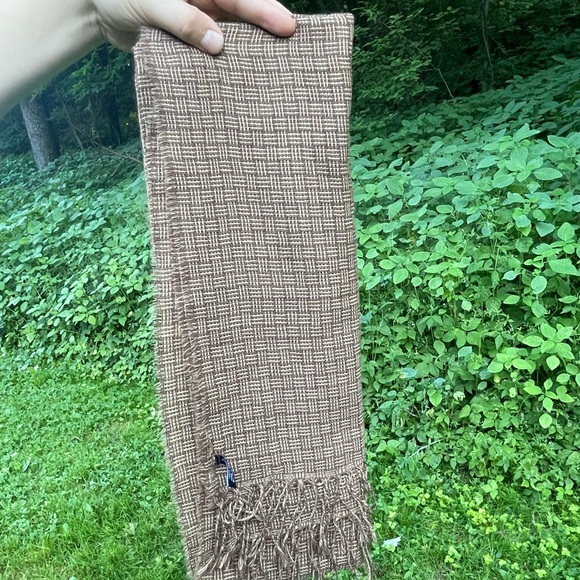 Ann Taylor Brown 100% Wool Scarf Made In Italy Women’s - Picture 1 of 4